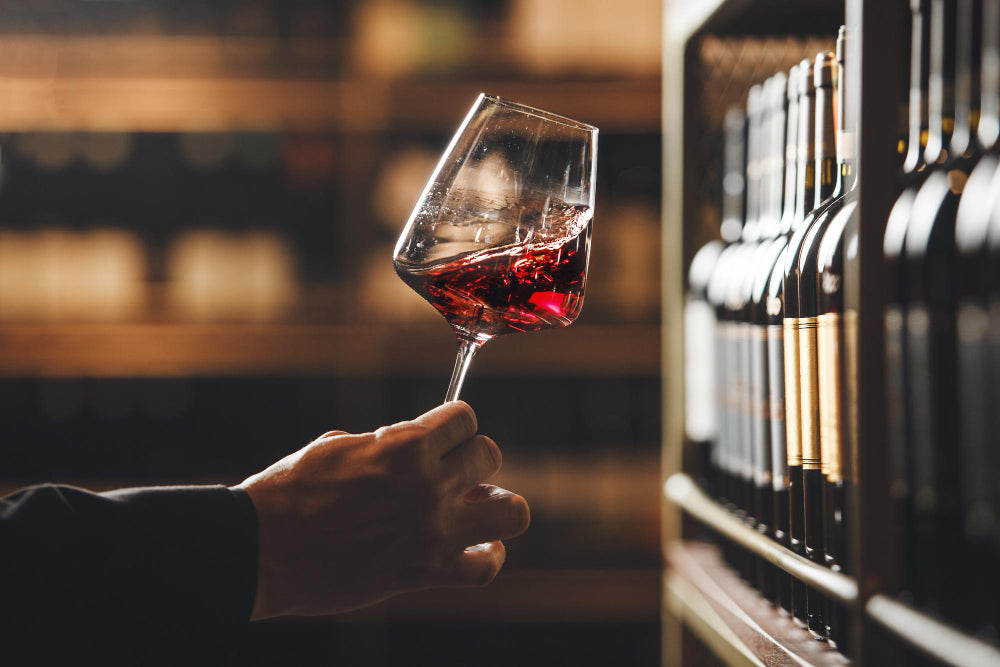 Temperatura ideale per servire il vino rosso: guida completa per ogni tipologia