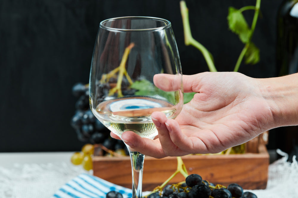 Temperatura ideale per servire il vino bianco: la guida completa